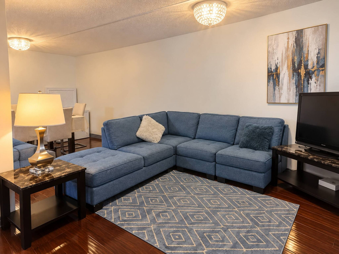 Others 3, Room-luxurious Condo Rental With Private, Peel