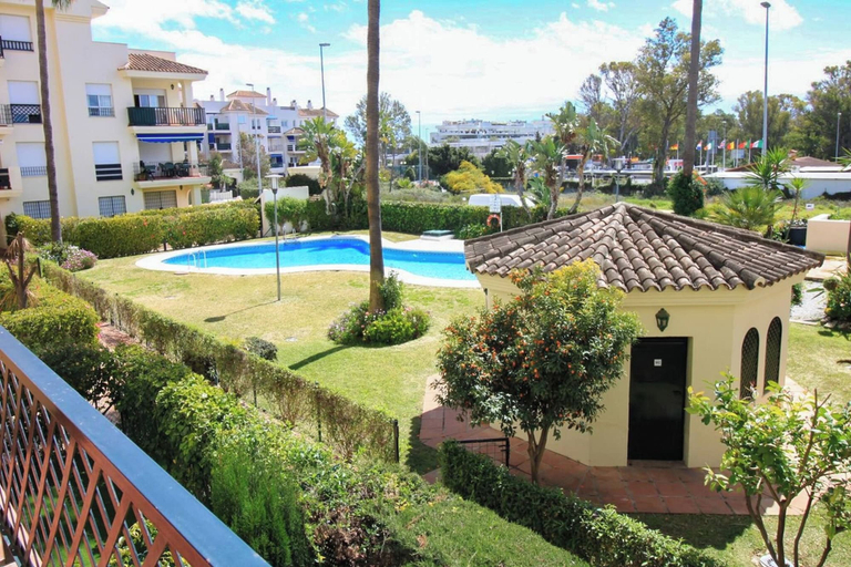Others 5, Apartment 10 minutes walk from Puerto Banus, Málaga