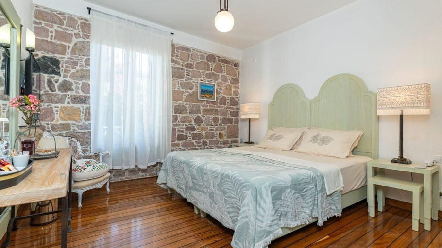 Bedroom 4, Cunda Lena Otel, Ayvalık