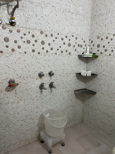 Bathroom 2, Natraj Hotel, Ajmer