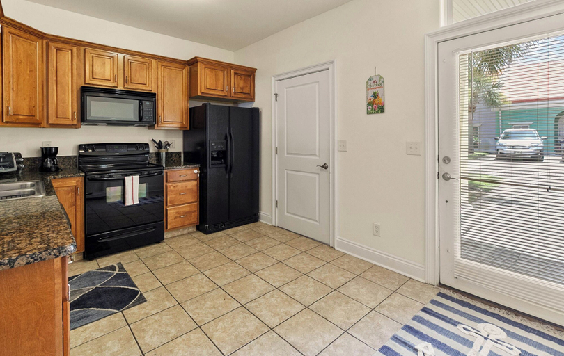 Others 5, Banana Bay 6047 by Pkrm, Escambia