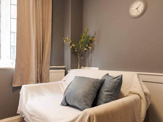 Others 5, Cosy 1 Bed Apartment Sleeps 3 With Wifi, Kent