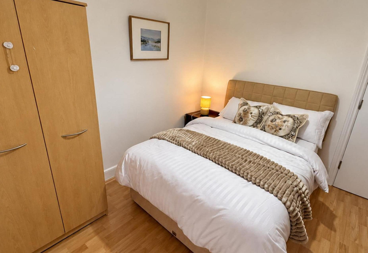 Others 3, New Apartment - Stay 14 - Parking - Transportlinks, Coventry