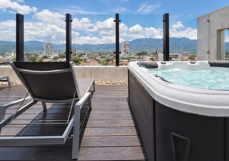 Sport & Beauty 4, BEE Suites San Jose - Escalante, San José