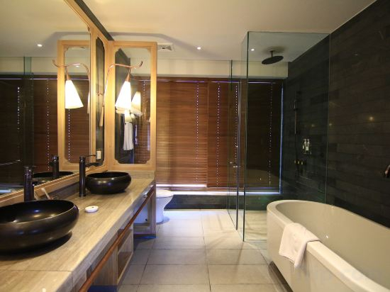 Bathroom 4, Lijiang Liya Linyuan, Lijiang