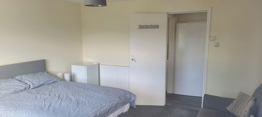 Others 3, Property 30 - Shared Garden - Free Parking, Cornwall