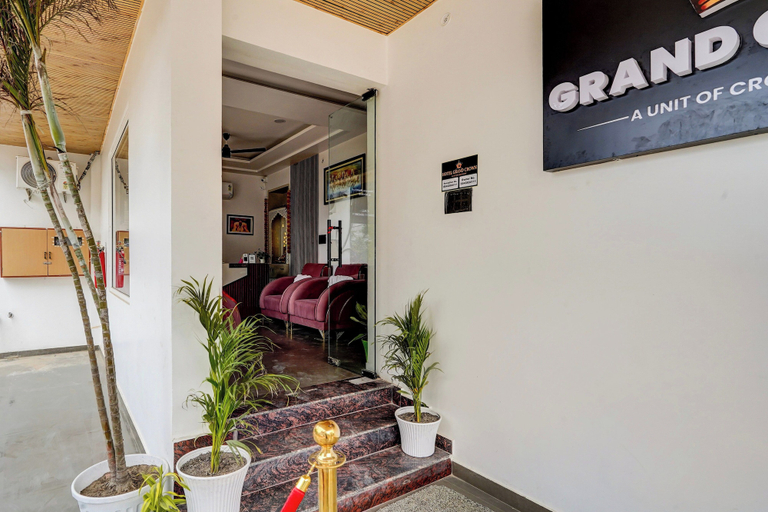 Others 2, Hotel O Grand Crown, Lucknow
