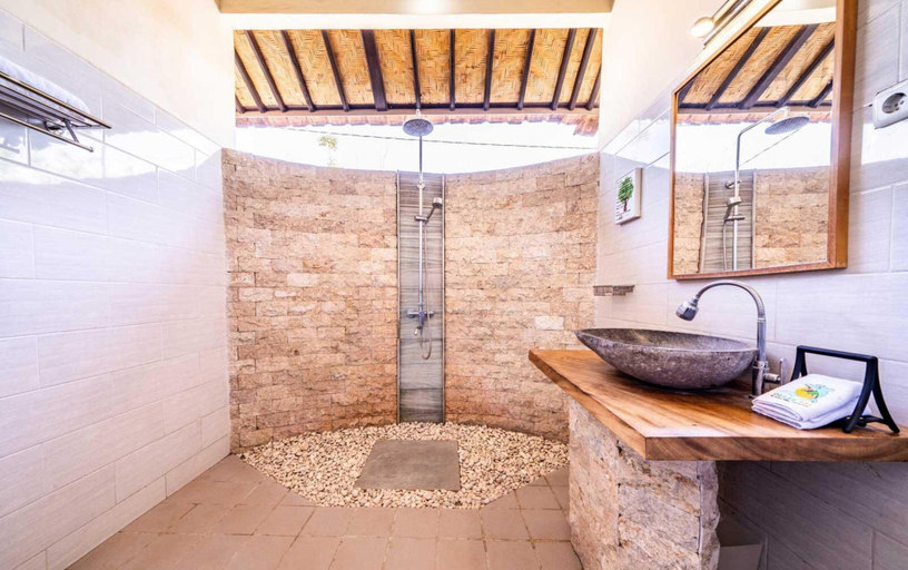 Bathroom 5, Ocean Sun Dive Resort, Karangasem