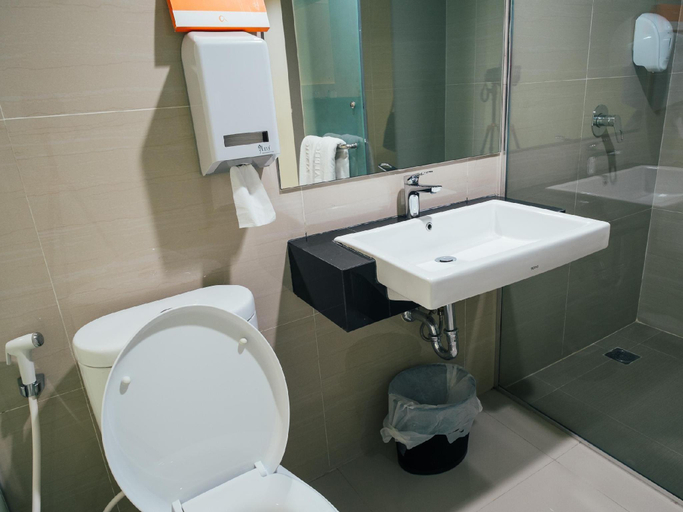 Bathroom 4, Alpha Hotel, Pekanbaru
