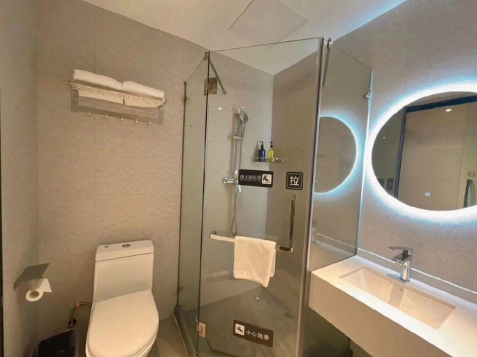 Bathroom 3, 7 Days INN Guangzhou Tianhe Tangxia Junjing Park B, Guangzhou