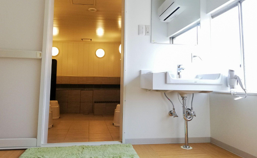 Bathroom 4, Hotel Tokuyama Hills Heiwadori, Shūnan