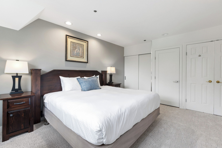 Bedroom 2, Powder's Edge by Whiski Jack, Squamish-Lillooet