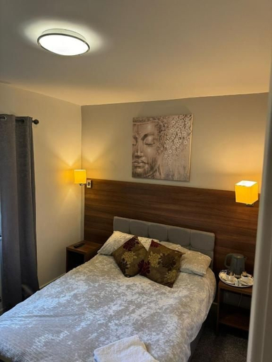 Bedroom 1, The Roebuck Alcester, Warwickshire