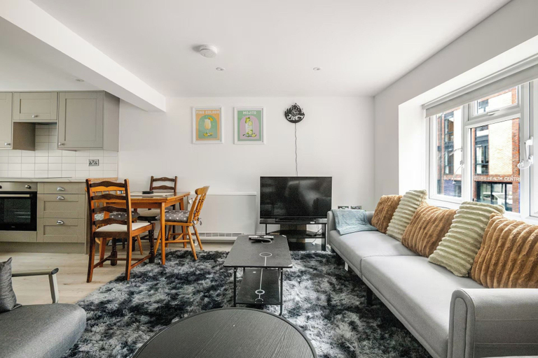 Others 2, Apartment Sleeps 11 With Paid Parking, Brighton and Hove