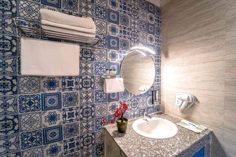 Bathroom 4, The Neeraj Ganga Cottages, Garhwal