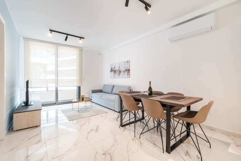 Others 1, Modern 2BR Escape in St Julians, St Julian's