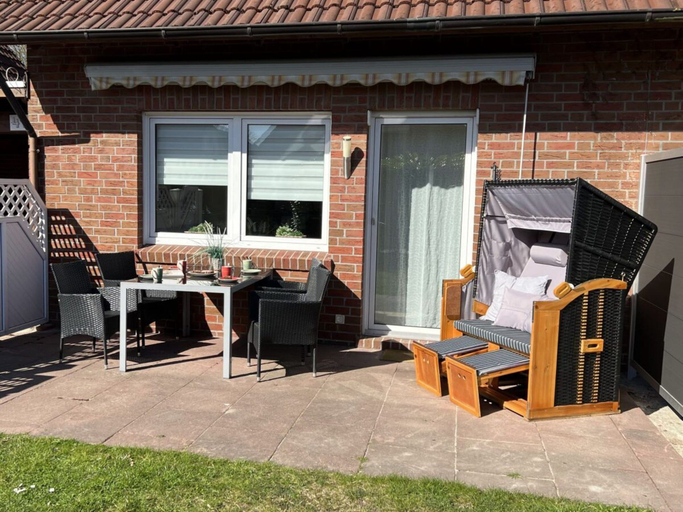 Others 1, Holiday Home in Hooksiel With Swimming Pool, Friesland