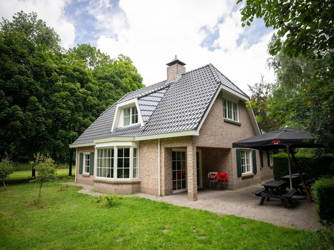 Others 1, Villa Walibi Sleeps up to 16 Guests, Dronten