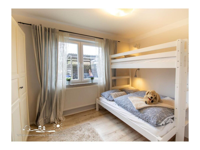 Others 3, Holiday Apartment With 2 Bedrooms, Ostholstein