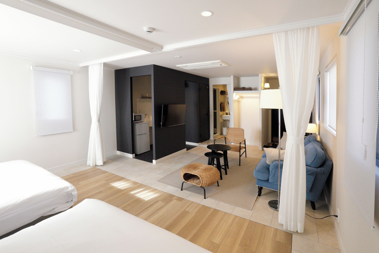 Others 5, precious days inn, Fukuoka