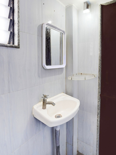 Bathroom, Hotel O Shirdi Sai Baba Temple, Ahmadnagar