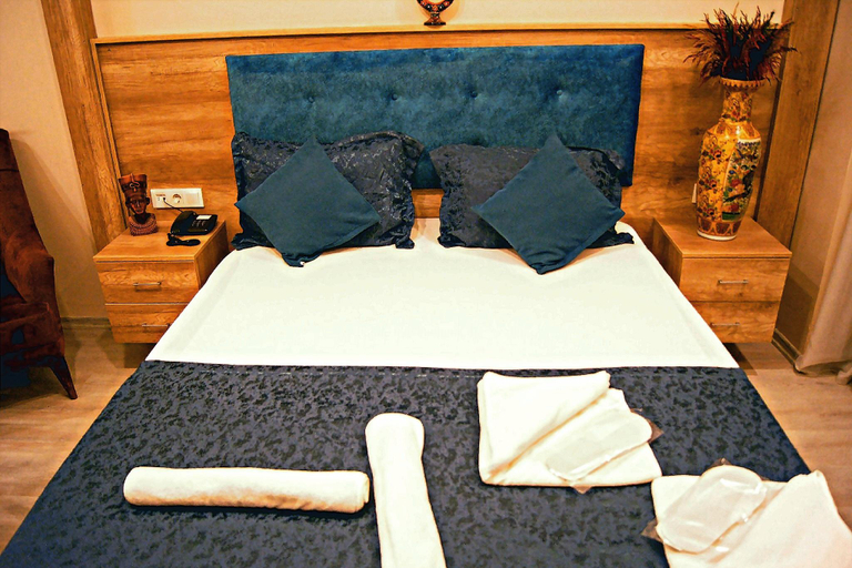 Bedroom 2, Destinia Pera Suites, Beyoğlu