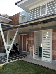Others 2, Vila Monex, Malang