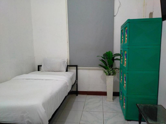 Bedroom 2, Ombai Guest House 27 Syariah Mitra RedDoorz, Palembang