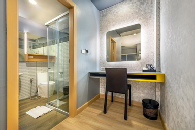 Bathroom 4