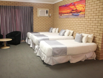 Bedroom 1, Carnarvon Motel WA, Carnarvon