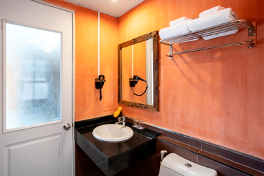 Bathroom 20