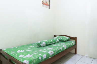 Bedroom 4, Penginapan Syariah YUDDYS, Surabaya