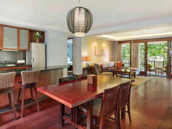Dining Room 11