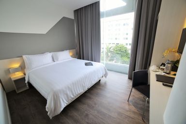 Bedroom 3, Ozone Hotel Pantai Indah Kapuk Jakarta, North Jakarta