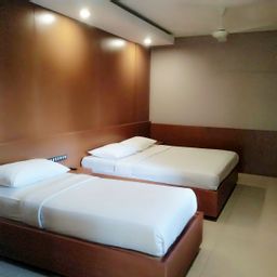 Kamar Keluarga Double atau Ranjang Lain