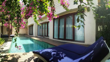 Kamar dengan Ranjang Other atau Lainnya - Pemandangan Kolam Renang