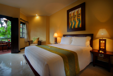 Kamar Superior Double atau Ranjang Lain - Pemandangan Kolam Renang