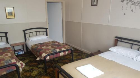 Bedroom 4, Tingle All Over Budget Accommodation, Manjimup