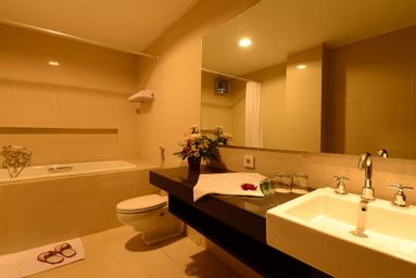 Bedroom 2, Emilia Hotel By Amazing - Palembang, Palembang