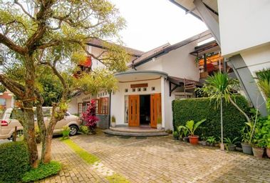 Exterior & Views 1, Rumah Asri Bed and Breakfast, Bandung