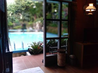 Suite Premier Double - Pemandangan Kolam Renang