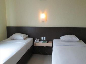 Twin Deluxe Room