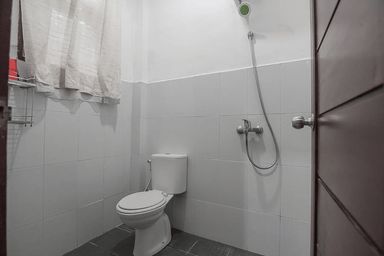 Bathroom 11