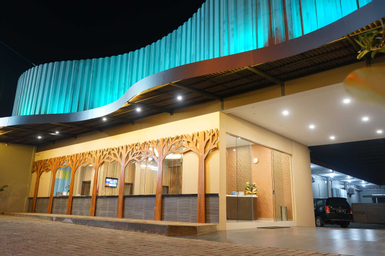 Exterior & Views 2, FixOn Capsule Hotel, Banyumas