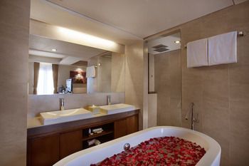 Bathroom 9