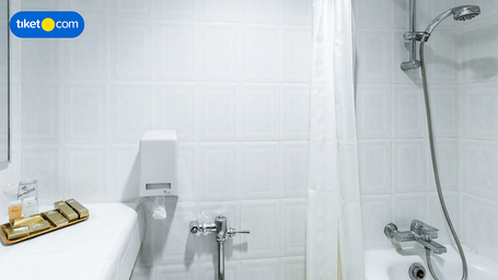 Bathroom 3