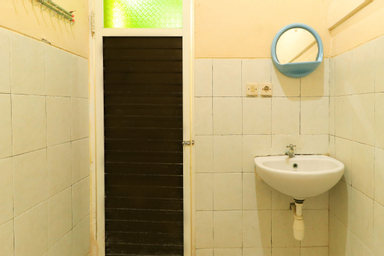 Bathroom 4