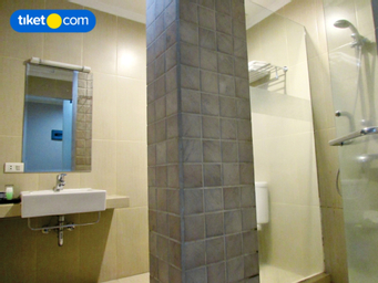 Kamar Deluks Queen atau Ranjang Lain