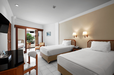 Kamar Superior Double atau Ranjang Lain - Pemandangan Taman