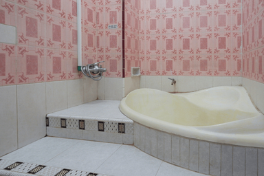 Bathroom 4